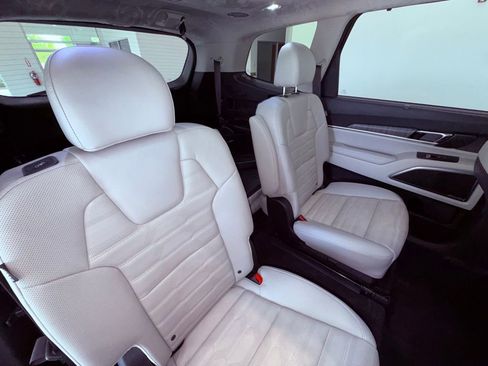 Used 2024 Kia Telluride SX Prestige image 17