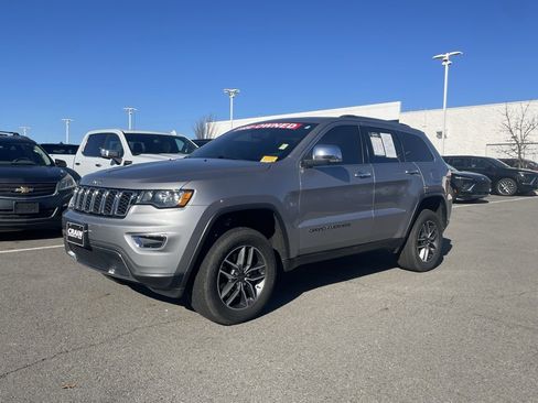 Used 2021 Jeep Grand Cherokee Limited w/ Trailer Tow Group IV image 3
