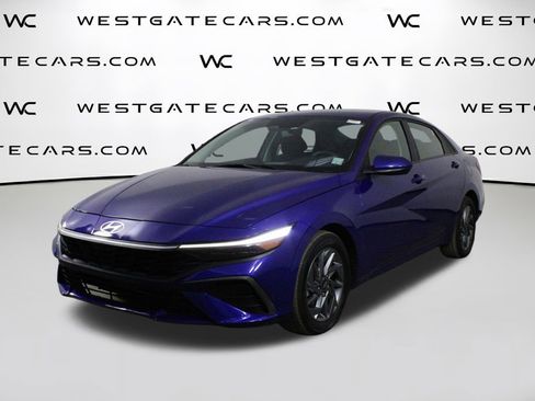 Used 2024 Hyundai Elantra SEL image 1
