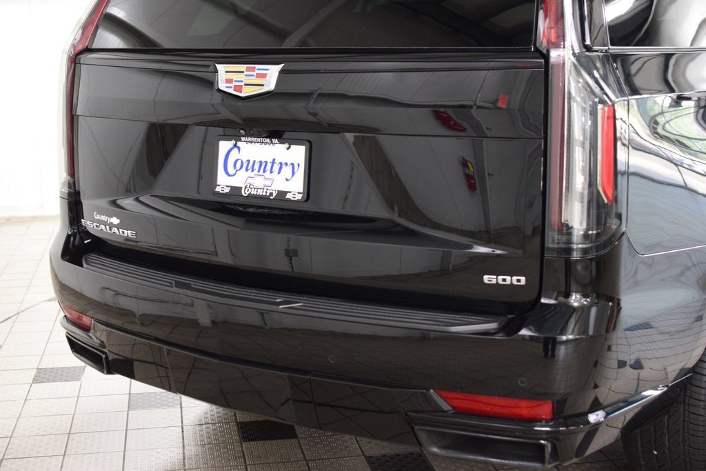 Used 2024 Cadillac Escalade Sport w/ Touring Package AWD/4WD image 21
