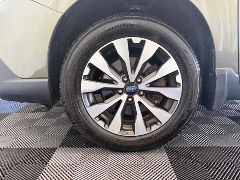 Used 2017 Subaru Outback 2.5i Limited AWD/4WD image 32