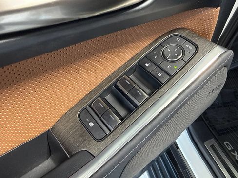 Used 2024 Lexus GX 550 w/ Accessory Package (Z1) AWD/4WD image 15