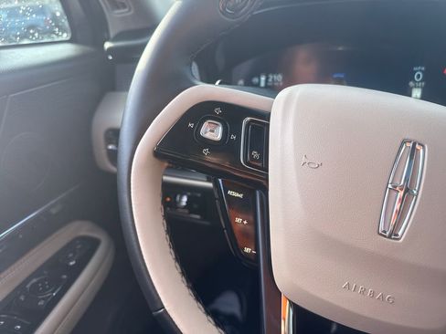Used 2025 Lincoln Corsair AWD w/ Equipment Group 101A image 45