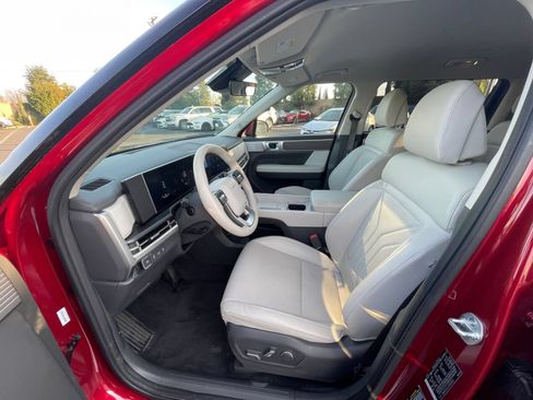 Used 2025 Hyundai Santa Fe SEL AWD/4WD image 29