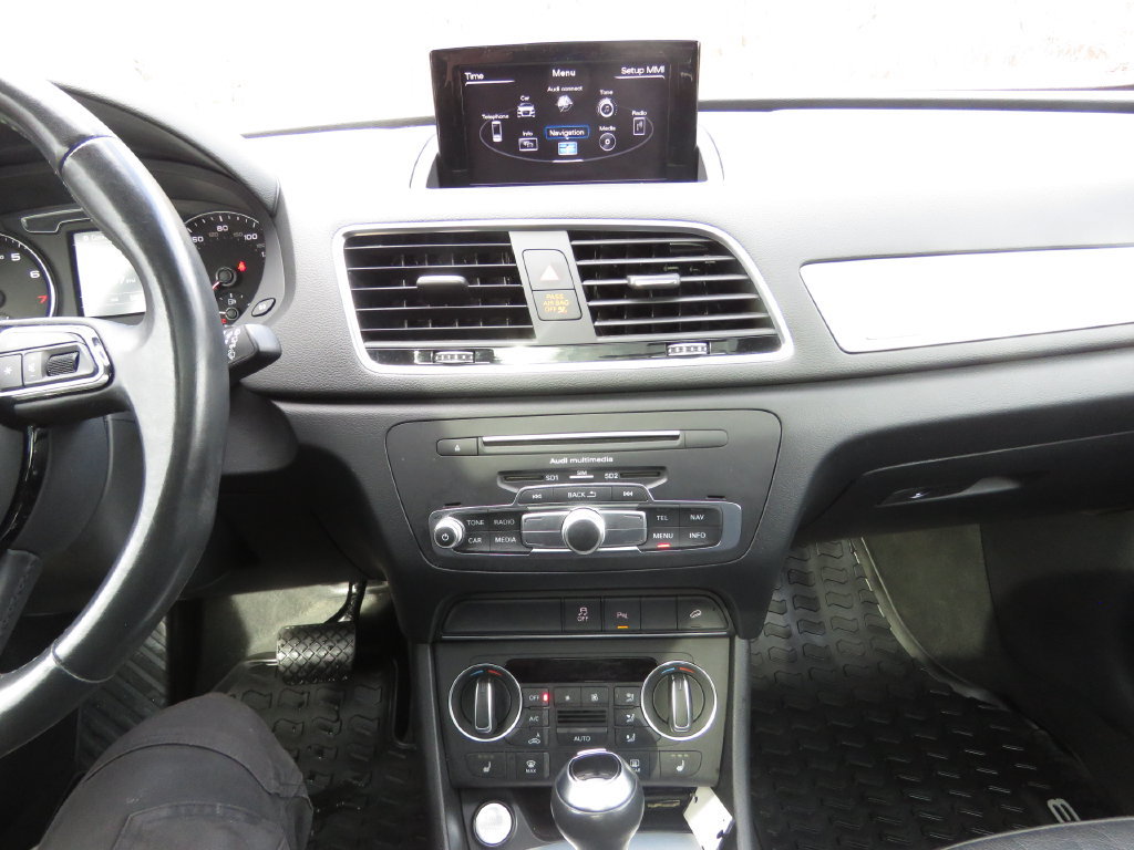 Used 2018 Audi Q3 2.0T Premium Plus w/ Premium Plus Package AWD/4WD image 27