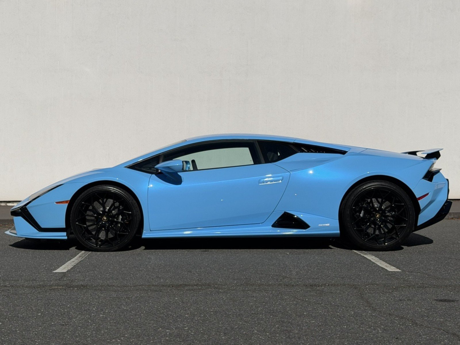 Used 2023 Lamborghini Huracan Tecnica RWD image 4