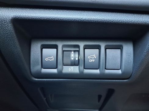 Used 2025 Subaru Outback Limited AWD/4WD image 15