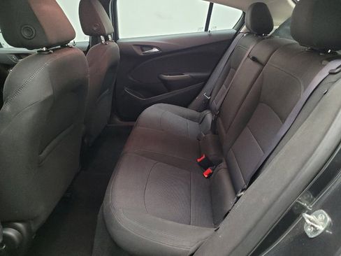 Used 2017 Chevrolet Cruze LT image 18