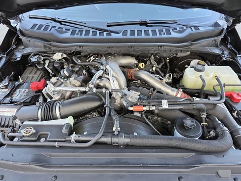 Used 2025 Ford F250 Platinum w/ Tremor Off-Road Package AWD/4WD image 38