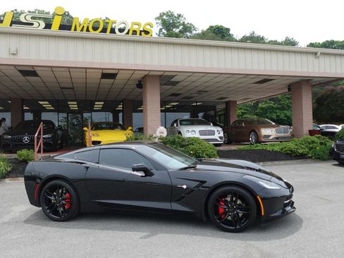 Used 2019 Chevrolet Corvette Stingray Coupe w/ 1LT RWD image 22