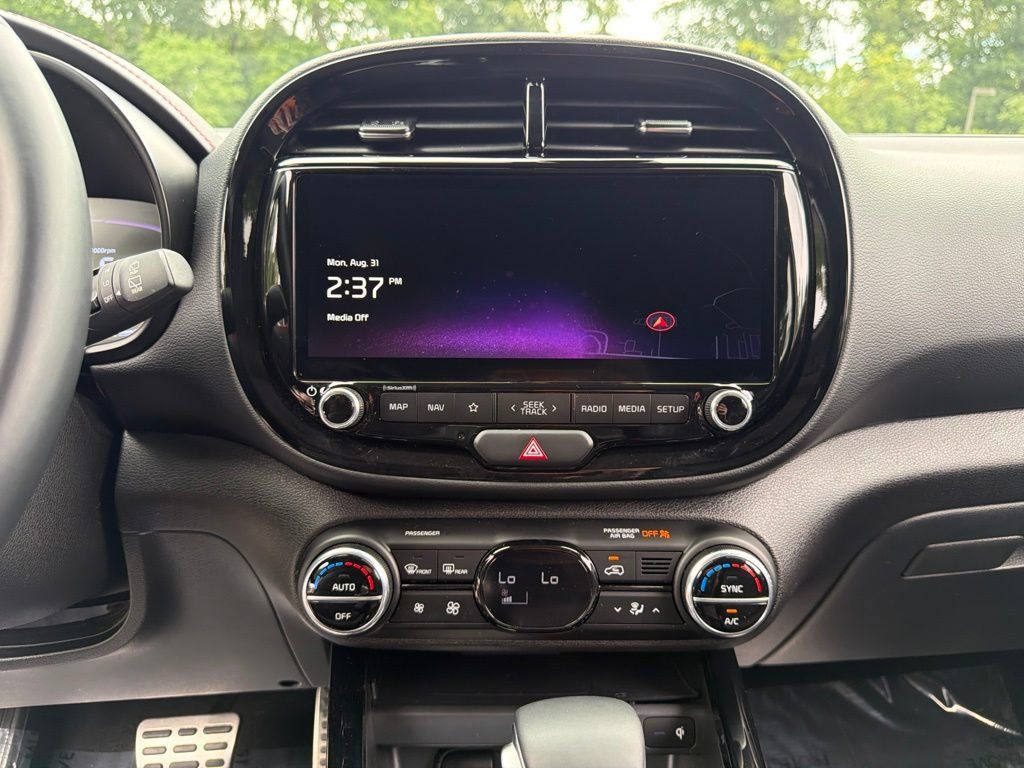 Used 2024 Kia Soul GT-Line FWD image 23