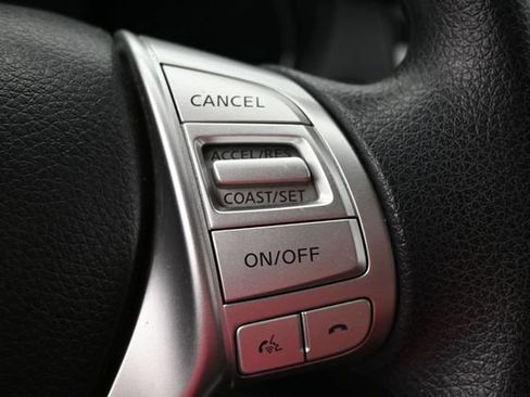 Used 2016 Nissan Rogue SV AWD/4WD image 17