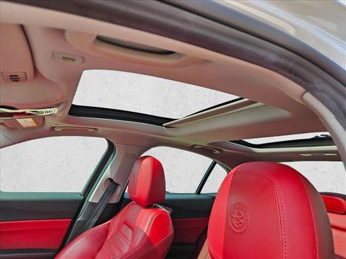 Used 2019 Alfa Romeo Giulia Ti Sport w/ Quick Order Package 22S Sport AWD/4WD image 20