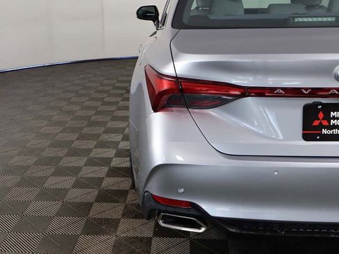 Used 2019 Toyota Avalon Limited image 19