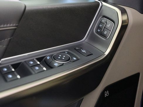 Used 2026 Ford F250 Platinum w/ Platinum Plus Package image 16