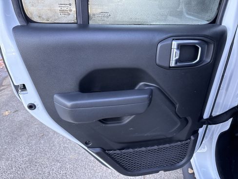 Used 2022 Jeep Gladiator Sport image 23