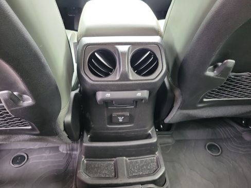 Used 2024 Jeep Wrangler High Altitude AWD/4WD image 9