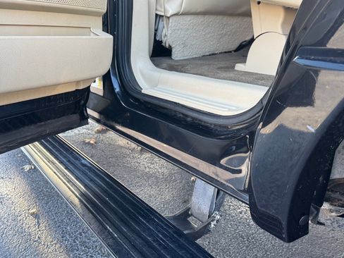 Used 2015 Lincoln Navigator 4WD w/ Equipment Group 101A Reserve image 18