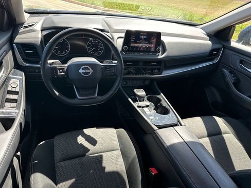 Used 2025 Nissan Rogue SV FWD image 22