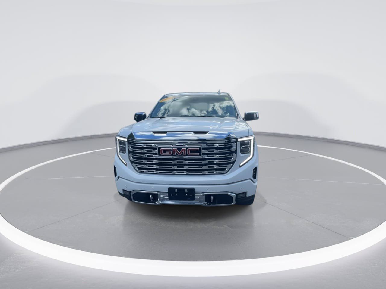 Used 2023 GMC Sierra 1500 Denali w/ Denali Reserve Package AWD/4WD image 4