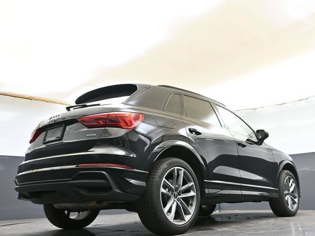 Used 2024 Audi Q3 2.0T Premium w/ Convenience Package AWD/4WD image 35