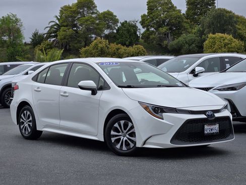 Used 2022 Toyota Corolla LE image 1