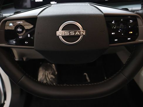 Used 2025 Nissan Murano SL AWD/4WD image 17