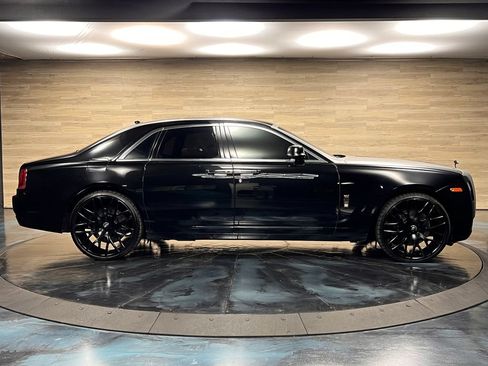 Used 2013 Rolls-Royce Ghost RWD image 28