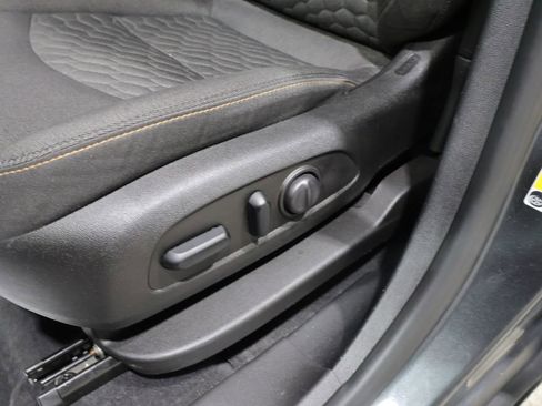 Used 2019 Chevrolet Equinox LT AWD/4WD image 12