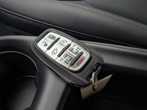 New 2026 Chrysler Pacifica Select image 19