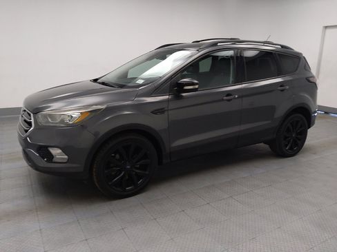 Used 2017 Ford Escape Titanium image 2