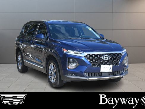 Used 2019 Hyundai Santa Fe SE image 3