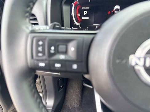 Used 2024 Nissan Rogue SL FWD image 30