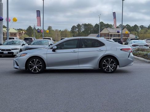 Used 2019 Toyota Camry SE image 7