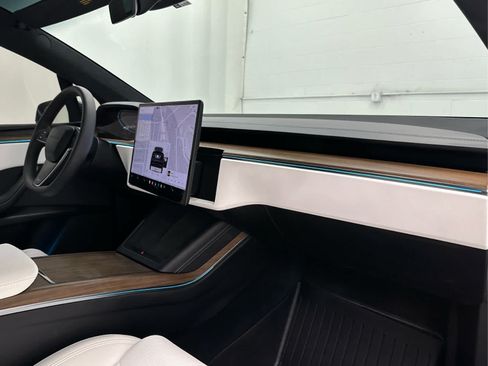 Used 2026 Tesla Model X AWD/4WD image 18