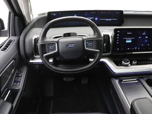 Used 2025 Ford Expedition Max Platinum w/ Driver's Package image 13