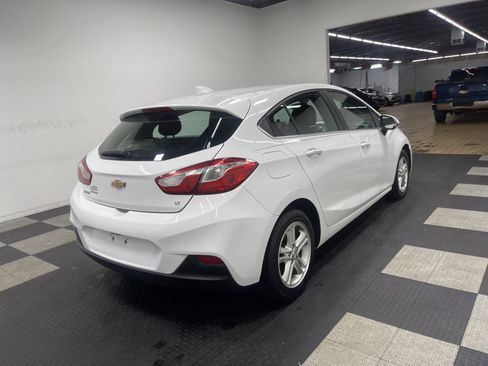 Used 2017 Chevrolet Cruze LT w/ Convenience Package image 5