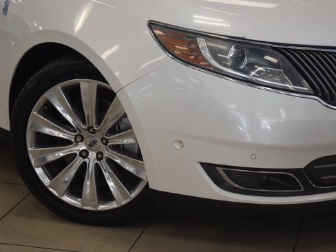 Used 2013 Lincoln MKS AWD image 5