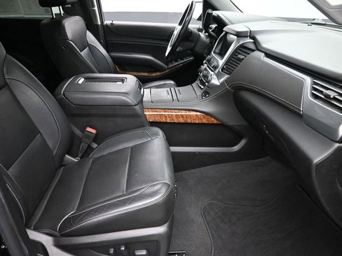 Used 2020 Chevrolet Suburban Premier image 7