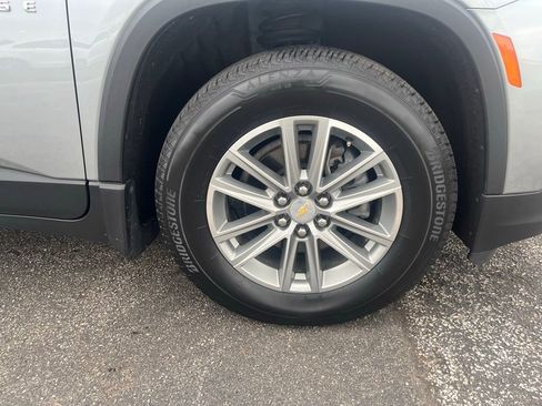Used 2023 Chevrolet Traverse LT image 39