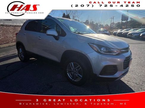 Used 2022 Chevrolet Trax LT w/ Driver Confidence Package image 8