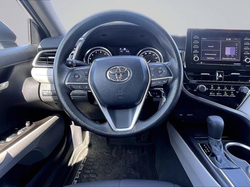 Used 2021 Toyota Camry LE FWD image 5
