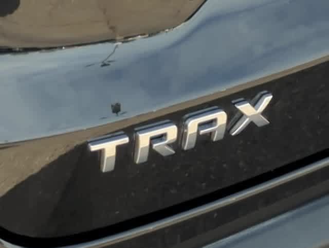 Used 2025 Chevrolet Trax LT FWD image 13