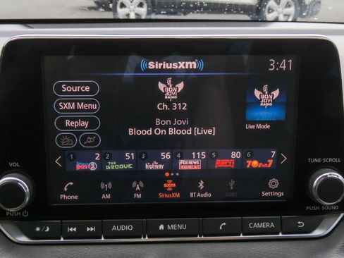 Used 2020 Nissan Sentra SV image 12