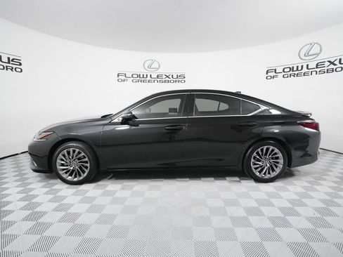 Certified 2024 Lexus ES 300h w/ Technology Package FWD image 4