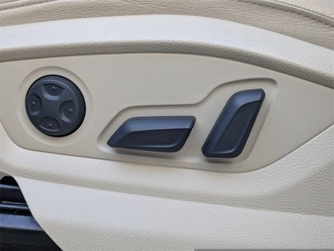 Used 2017 Audi Q7 3.0T Premium Plus w/ Premium Plus Package image 23