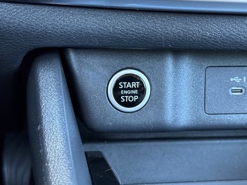 Used 2023 Nissan Rogue SV image 33