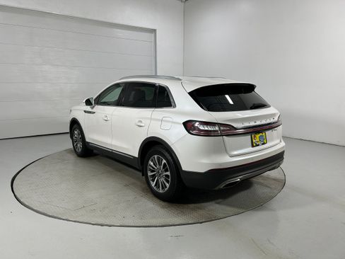 Used 2019 Lincoln Nautilus Select AWD/4WD image 22