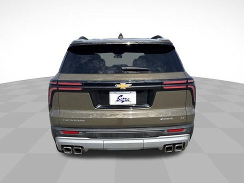 Used 2024 Chevrolet Traverse LT FWD image 8