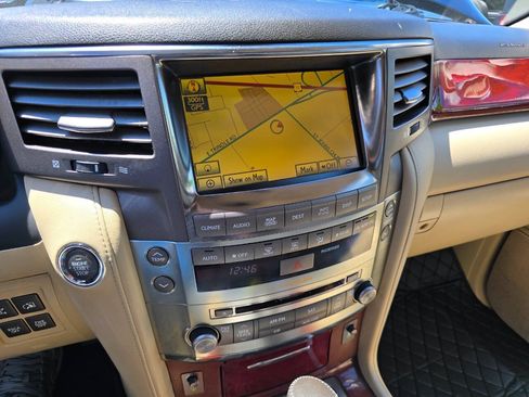 Used 2011 Lexus LX 570 4WD image 15